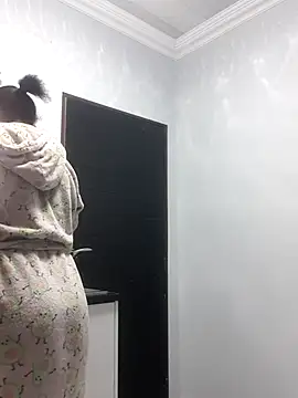 Snapshot of TheSweetBerry chatting on April 14, 2026, 5:12 am TheSweetBerry online show from April 14, 2026, 5:12 am