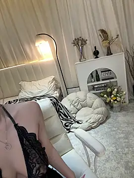 bdbdzs online show from June 7, 2026, 4:34 pm