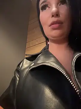 Tisha Busty online show from May 11, 2026, 2:45 pm