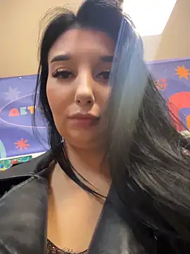 Tisha Busty online show from May 20, 2026, 1:52 pm