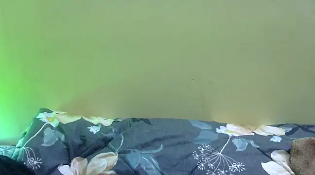 Snapshot of Tiny_lusty chatting on December 17, 2024, 10:54 pm Tiny lusty online show from December 17, 2024, 10:54 pm