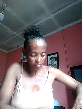 Snapshot of sweets_80 chatting on March 12, 2025, 11:43 am sweets 80 online show from March 12, 2025, 11:43 am