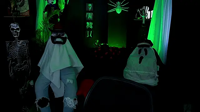 Aaronfox x online show from October 31, 2025, 11:40 am