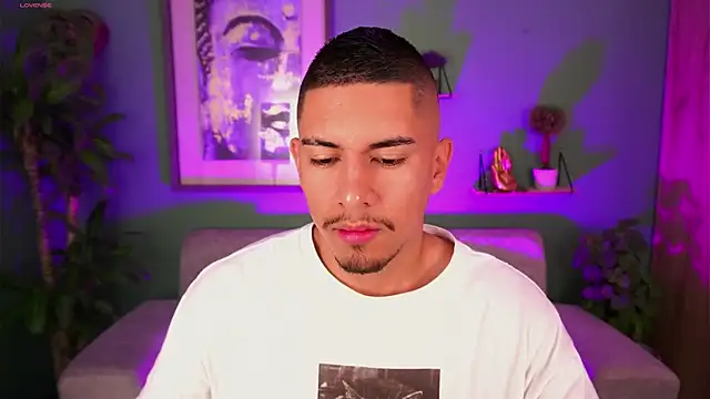 Aaronfox x online show from March 19, 2025, 9:28 am