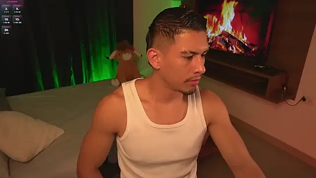 Snapshot of Aaronfox_x chatting on May 26, 2026, 11:25 pm Aaronfox x online show from May 26, 2026, 11:25 pm