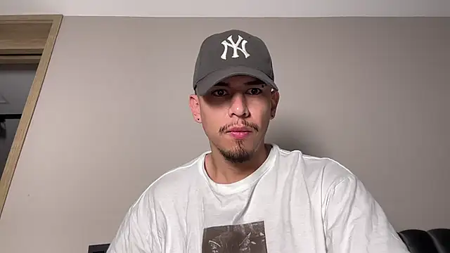 Aaronfox x online show from October 23, 2025, 9:52 am