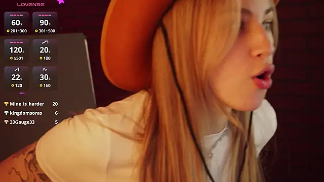 EllieCutes online show from March 14, 2025, 7:37 am