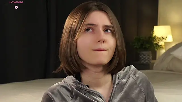 MeghanElson online show from March 26, 2026, 2:04 pm