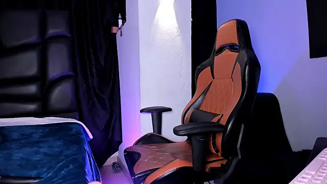 LexieandNate online show from February 24, 2025, 9:32 am