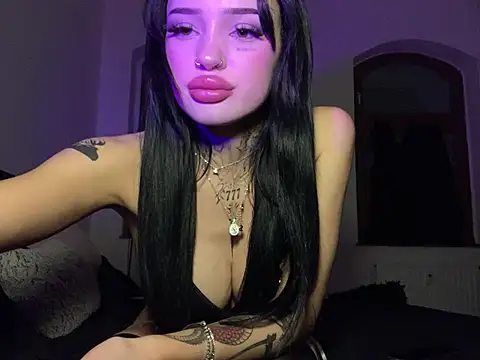 Snapshot of madelinexx chatting on January 8, 2025, 9:12 pm madelinexx online show from January 8, 2025, 9:12 pm