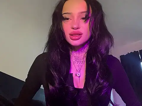 Snapshot of madelinexx chatting on January 21, 2025, 1:32 pm madelinexx online show from January 21, 2025, 1:32 pm