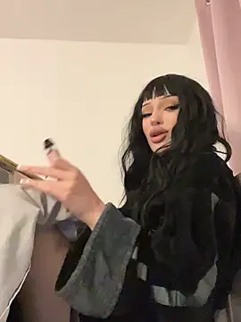 madelinexx online show from December 17, 2025, 6:40 am