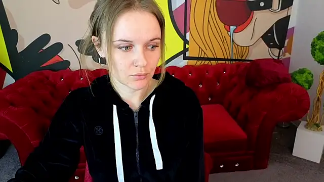 Snapshot of MaribelRiverr_ chatting on May 31, 2026, 5:35 am MaribelRiverr online show from May 31, 2026, 5:35 am