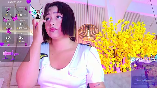 KimVelezz online show from May 19, 2026, 7:10 pm