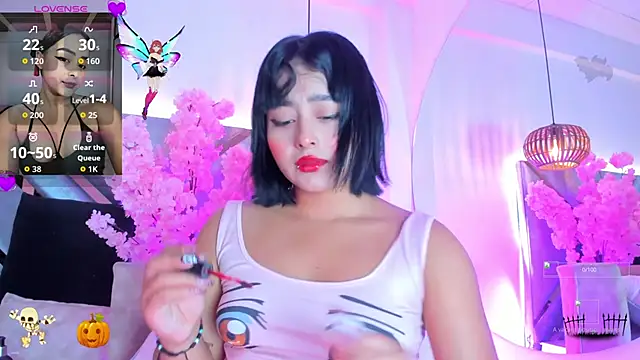 KimVelezz online show from October 30, 2025, 7:11 pm