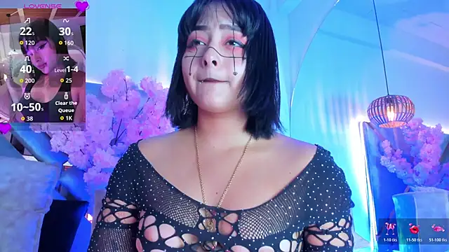 KimVelezz online show from November 14, 2025, 7:17 pm