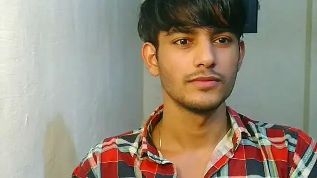 kingkartik7 online show from November 6, 2025, 4:33 pm