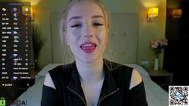 Stacy River online show from December 19, 2025, 9:44 am