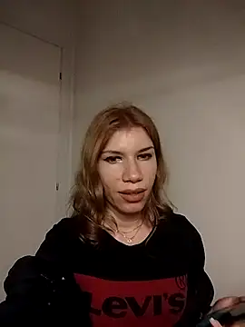 EvaRush online show from November 25, 2025, 6:52 pm