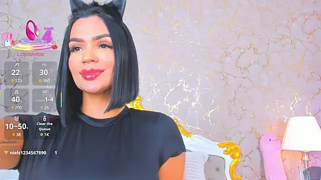 EmilyCurtiis online show from March 10, 2025, 1:21 pm