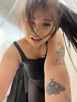 Snapshot of Chloe__Moon chatting on October 6, 2025, 3:57 pm Chloe Moon online show from October 6, 2025, 3:57 pm