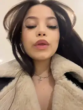 Chloe  Moon online show from December 22, 2025, 11:10 am