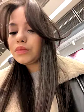 Chloe  Moon online show from December 17, 2025, 2:22 pm