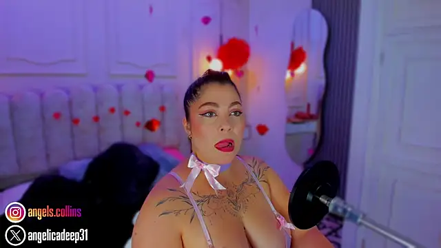 Snapshot of angels_collins chatting on February 20, 2026, 8:44 pm angels collins online show from February 20, 2026, 8:44 pm