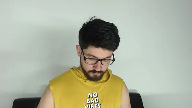 Snapshot of Galit_g chatting on November 5, 2025, 9:51 pm Galit g online show from November 5, 2025, 9:51 pm