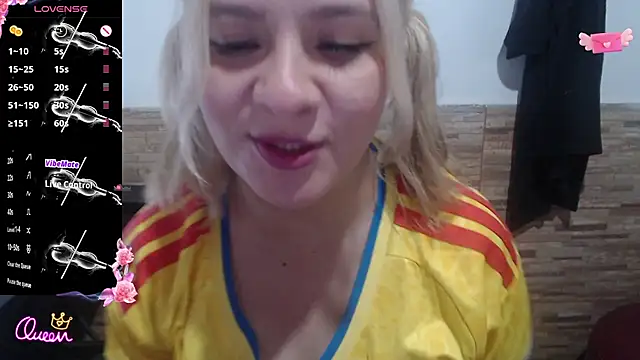 Snapshot of athenea_russo4 chatting on June 17, 2026, 11:14 pm athenea russo4 online show from June 17, 2026, 11:14 pm