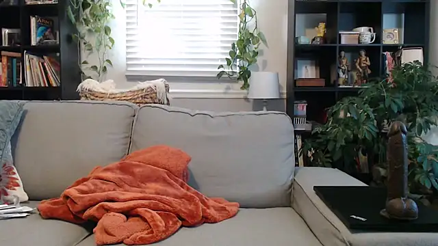 LauLauPAWG online show from March 11, 2025, 1:12 pm