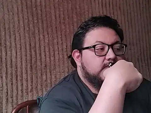 Viruscreat online show from January 6, 2026, 4:33 pm