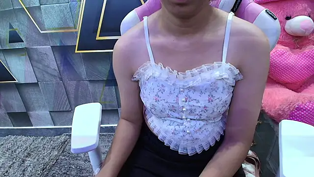 Snapshot of YourKusu chatting on September 30, 2025, 2:06 am YourKusu online show from September 30, 2025, 2:06 am
