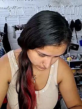 Snapshot of sariitha_sw chatting on June 16, 2026, 3:01 pm sariitha sw online show from June 16, 2026, 3:01 pm