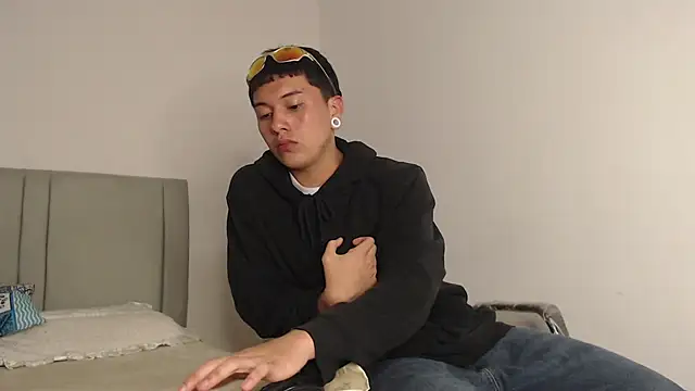 Snapshot of alex-lover chatting on February 7, 2026, 2:30 am alex-lover online show from February 7, 2026, 2:30 am