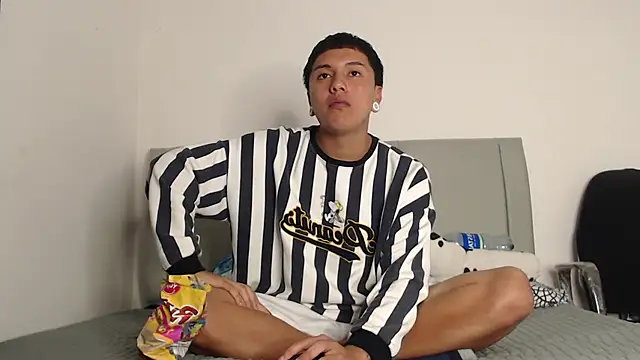 Snapshot of alex-lover chatting on February 26, 2026, 4:12 am alex-lover online show from February 26, 2026, 4:12 am