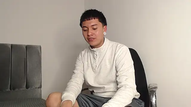 alex-lover online show from October 16, 2025, 1:47 am