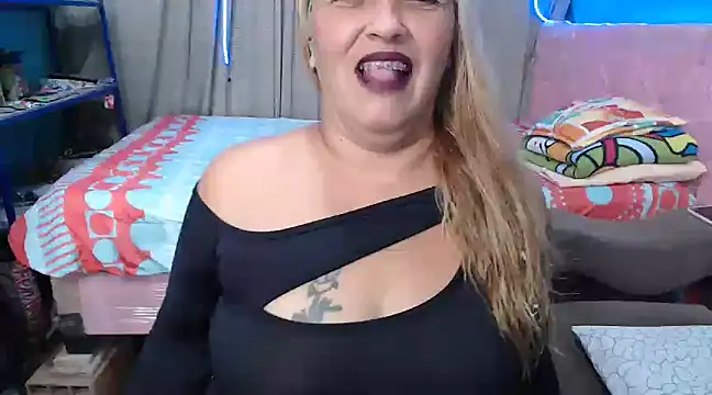 Snapshot of mom_son_dirty chatting on February 7, 2025, 2:15 pm mom son dirty online show from February 7, 2025, 2:15 pm