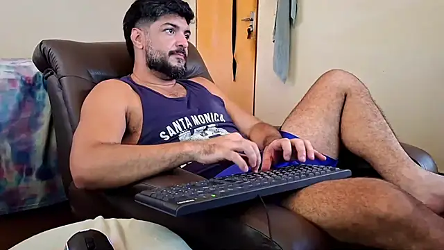 Snapshot of LUH133 chatting on January 8, 2026, 3:29 pm LUH133 online show from January 8, 2026, 3:29 pm