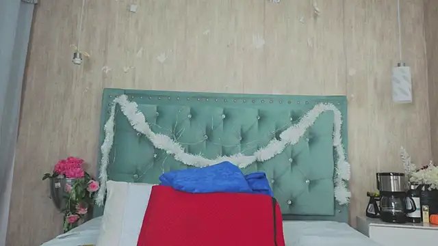 Marcelaa fox online show from December 18, 2025, 7:46 am