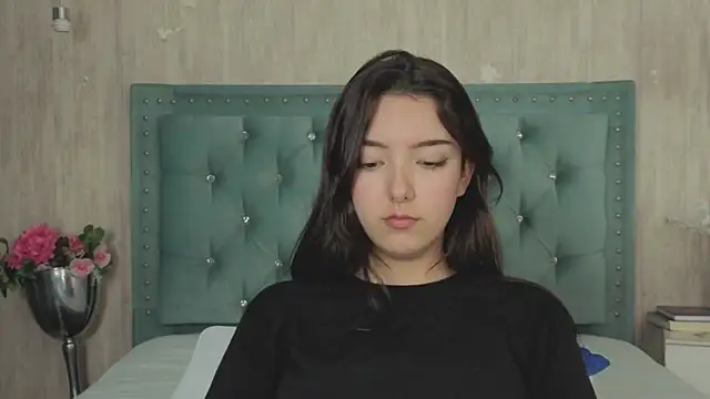 Marcelaa fox online show from October 14, 2025, 8:31 pm