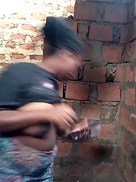 Snapshot of Sassy_boobs21 chatting on February 28, 2026, 5:29 am Sassy boobs21 online show from February 28, 2026, 5:29 am