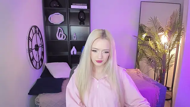 EmilyAir online show from November 29, 2025, 4:18 pm