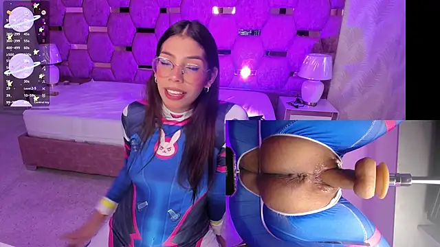 LunaAridi online show from November 28, 2025, 9:59 pm