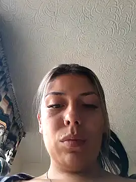 Snapshot of Sweel_Leyva18 chatting on December 10, 2024, 6:06 pm Sweel Leyva18 online show from December 10, 2024, 6:06 pm