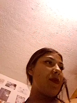 Snapshot of Sweel_Leyva18 chatting on March 13, 2025, 4:38 am Sweel Leyva18 online show from March 13, 2025, 4:38 am