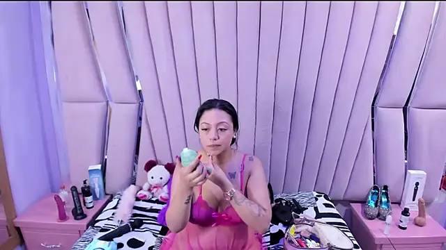 Snapshot of slut_anal_ chatting on March 7, 2026, 9:20 pm slut anal online show from March 7, 2026, 9:20 pm