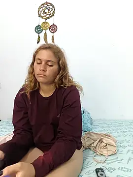 Scarlett-Leh online show from December 19, 2025, 3:43 am