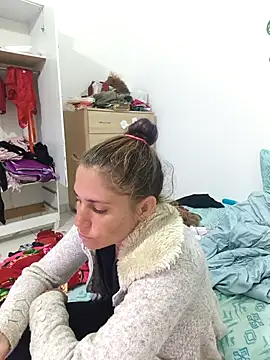 Snapshot of Scarlett-Leh chatting on November 23, 2025, 5:39 am Scarlett-Leh online show from November 23, 2025, 5:39 am