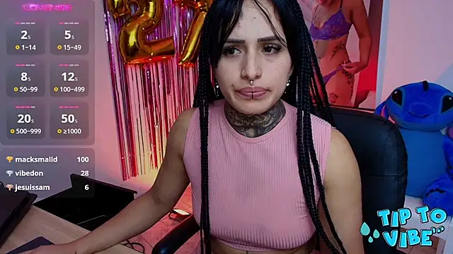 Snapshot of TinnaDawsom chatting on March 18, 2025, 5:23 am TinnaDawsom online show from March 18, 2025, 5:23 am